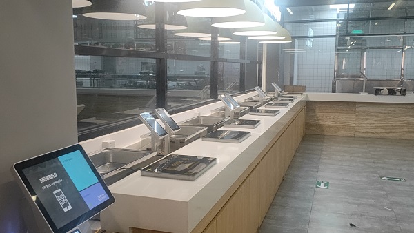 食堂網(wǎng)紅黑科技：智慧食堂自助餐稱重結(jié)算模式